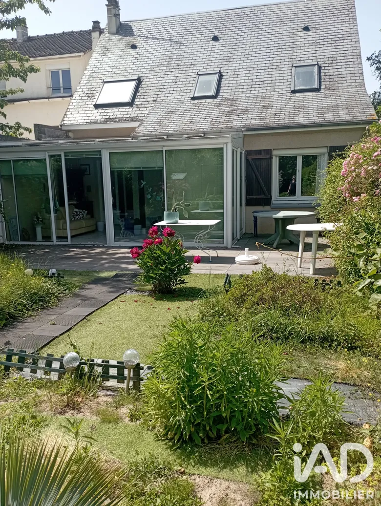 Maison 6 pièces 145 m² · à Lucé · 145 m² · 236 250 €