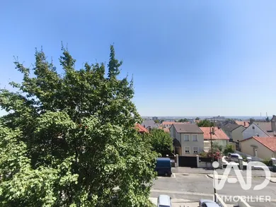 Apartment in Villejuif (94800)
