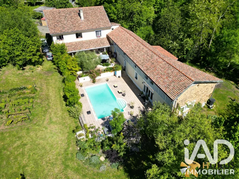 Maison 15 pièces 384 m² · à Villeneuve-Lécussan · 384 m² · 443 000 €