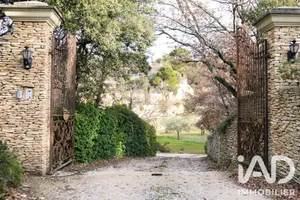 Maison d'architecte à Venasque (84210)