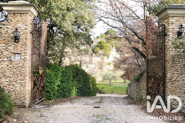 Maison 7 pièces 206 m² · à Venasque · 206 m² · 790 000 €