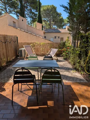 Apartment in Saint-Cyr-sur-Mer (83270)