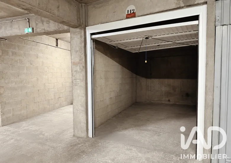 Parking 15 m² · à Paris · 15 m² · 32 000 €