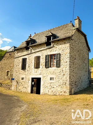 Ferme à Entraygues-sur-Truyère (12140)