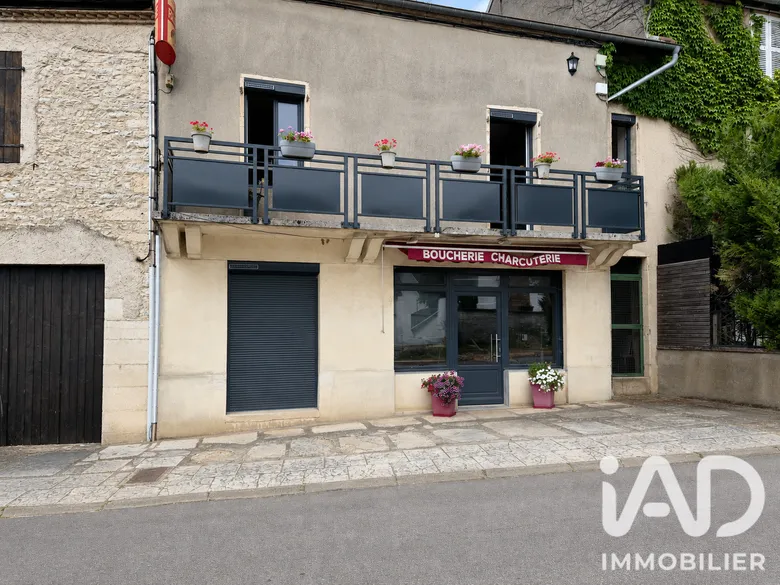 Immeuble 160 m² · à Montagney · 160 m² · 140 000 €
