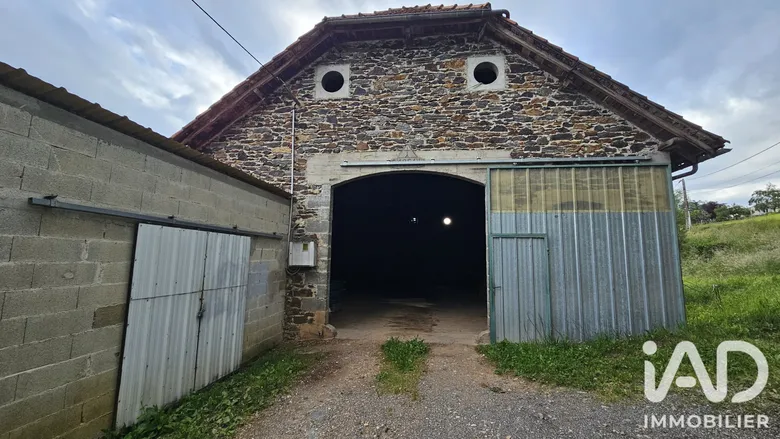 Maison 4 pièces 530 m² · à Saint-Constant · 530 m² · 70 000 €