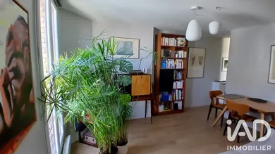 Apartment in Paris (75016)