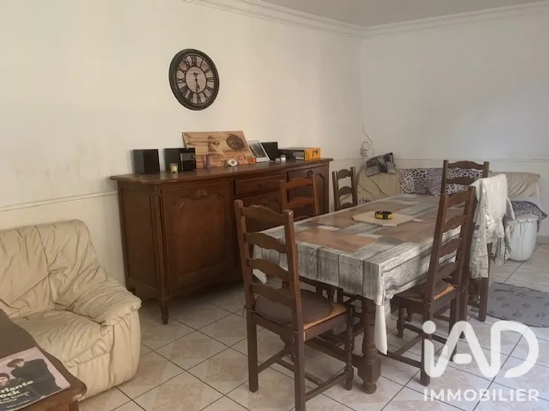 Immeuble 327 m² · à Lys-Haut-Layon · 327 m² · 80 000 €