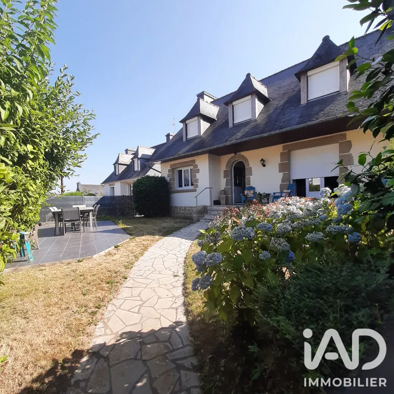 Maison 5 pièces 132 m² · à Rostrenen · 132 m² · 229 000 €