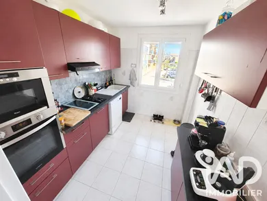 Apartment in Vinon-sur-Verdon (83560)