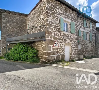 Maison de village à Véranne (42520)