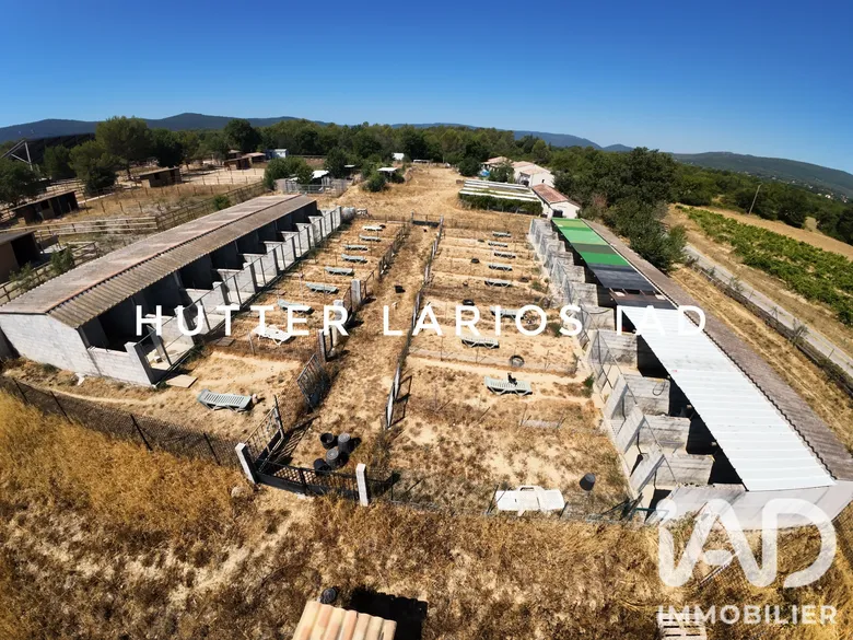Maison 3 pièces 200 m² · à Rocbaron · 200 m² · 119 000 €