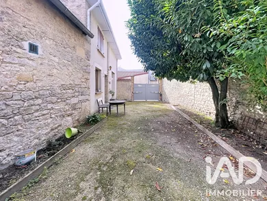 Maison traditionnelle à Pouillon (51220)