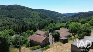 Maison de campagne à Fayet-Ronaye (63630)