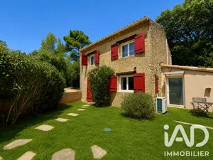 House in Uchaux (84100)