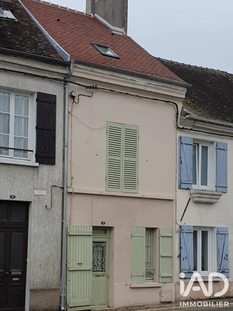 Maison 3 pièces 65 m² · à Villeneuve-sur-Bellot · 65 m² · 125 000 €