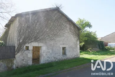 Grange à Chapelle-Viviers (86300)