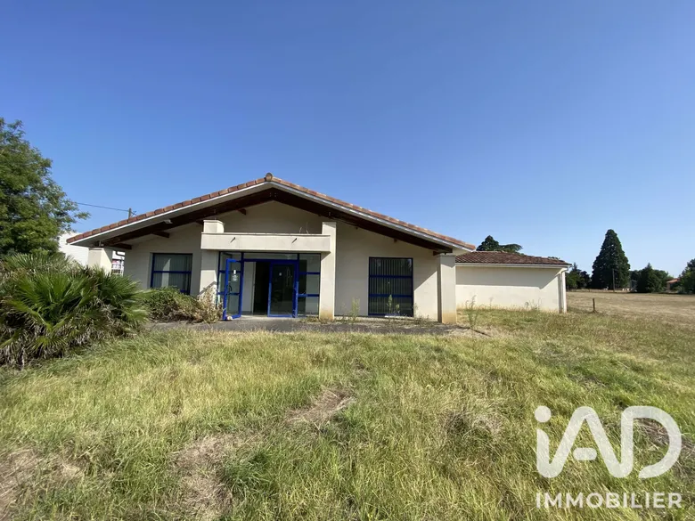 Murs commerciaux à Montréjeau (31210) · 260 m² · 245 000 €
