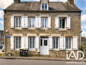 Maison de ville à Tessy-Bocage (50420)