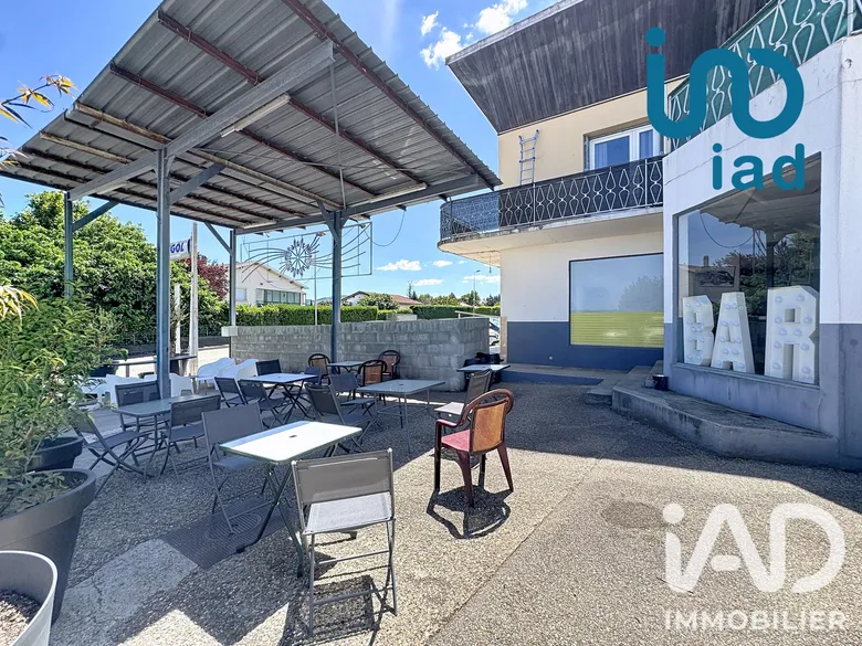 Immeuble 581 m² · à Maclas · 581 m² · 374 000 €