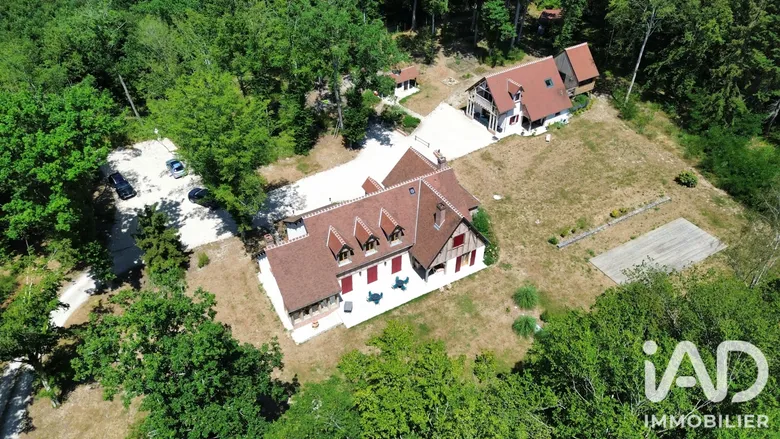 Maison 12 pièces 386 m² · à Mont-près-Chambord · 386 m² · 1 187 000 €