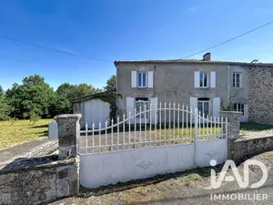 Maison de village à Massignac (16310)