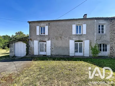 Maison de village à Massignac (16310)