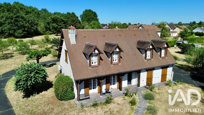 Maison 7 pièces 195 m² · à Vierzon · 195 m² · 334 500 €