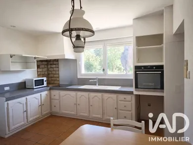 Maison à Villeneuve-lès-Avignon (30400)