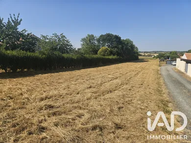 Terrain à bâtir à Le Gué-de-Velluire (85770)