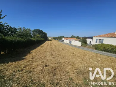 Terrain à bâtir à Le Gué-de-Velluire (85770)