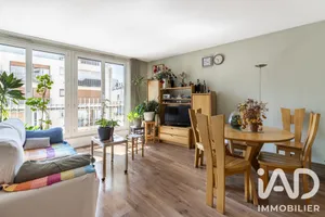 Apartment in Paris (75019)