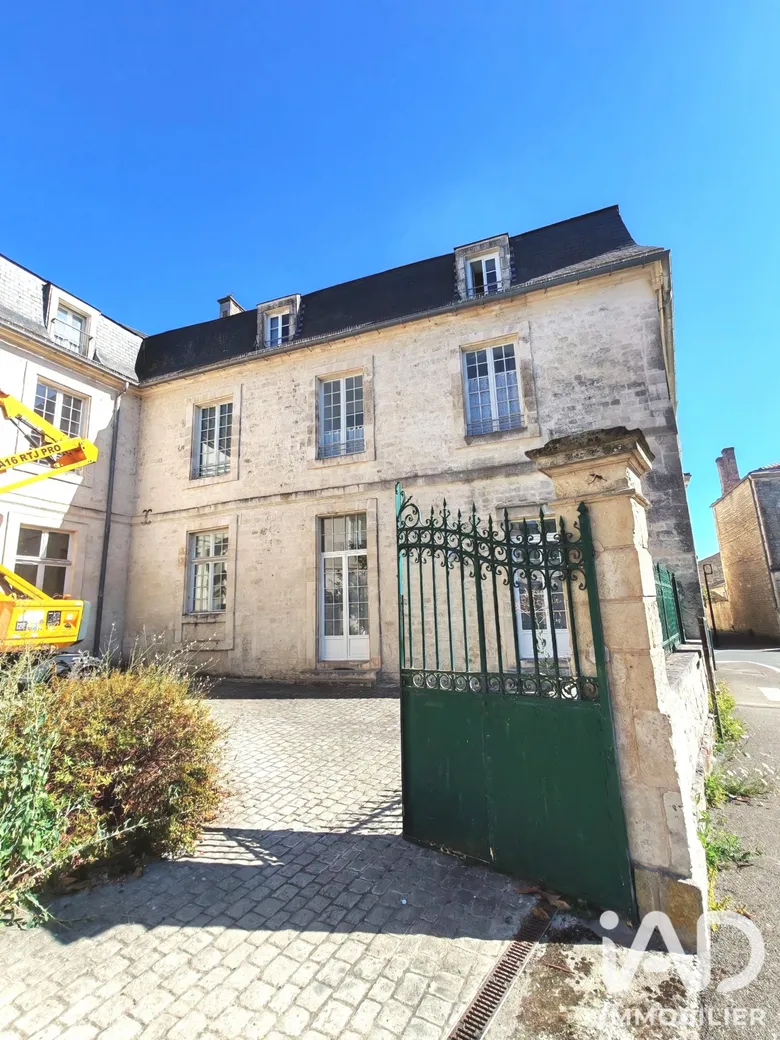 Appartement 2 pièces 40 m² · à Fontenay-le-Comte · 40 m² · 79 990 €