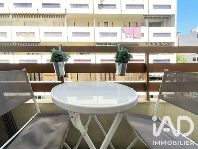 Studio à Toulon (83000)