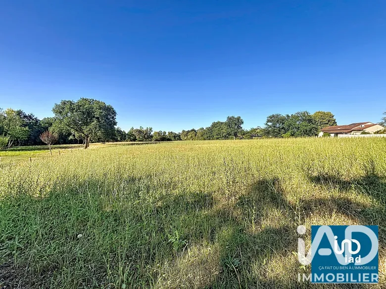 Terrain à bâtir à Fleurance (32500) · 64 000 €