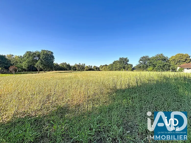 Terrain à bâtir à Fleurance (32500) · 64 000 €