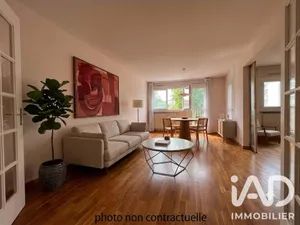 Apartment in Plaisir (78370)