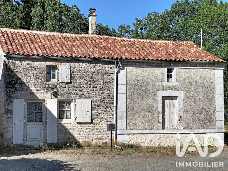 Maison 6 pièces 112 m² · à Saint-Michel-le-Cloucq · 112 m² · 75 500 €
