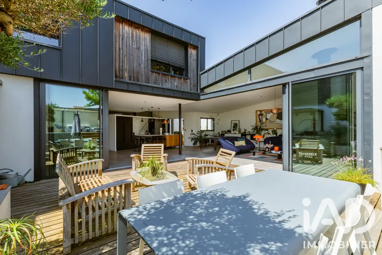 Maison 6 pièces 236 m² · à La Rochelle · 236 m² · 2 080 000 €