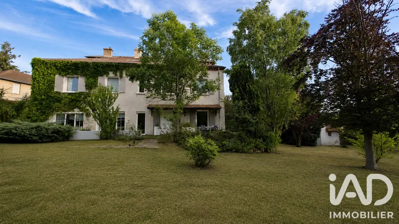 Maison 8 pièces 249 m² · à Andrézieux-Bouthéon · 248,5 m² · 597 000 €