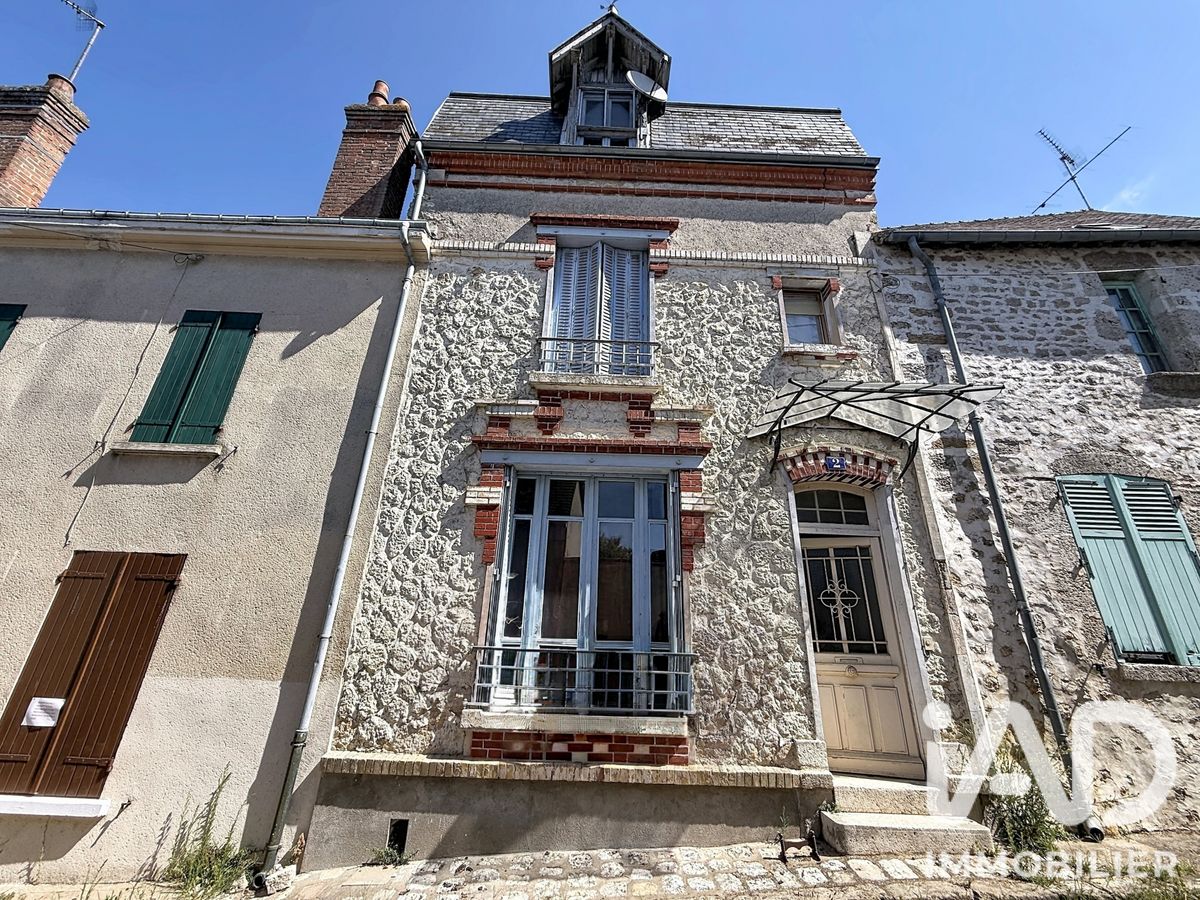 Vente maison à Beaune-la-Rolande (45340) : maison de ville 4 pièces 104 m² - 2071210