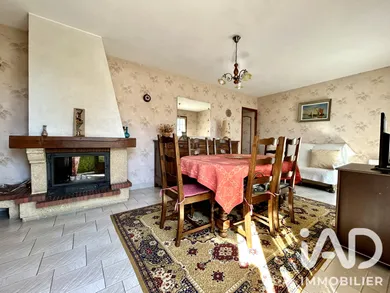 Maison traditionnelle à Saint-Cyr-sur-Loire (37540)