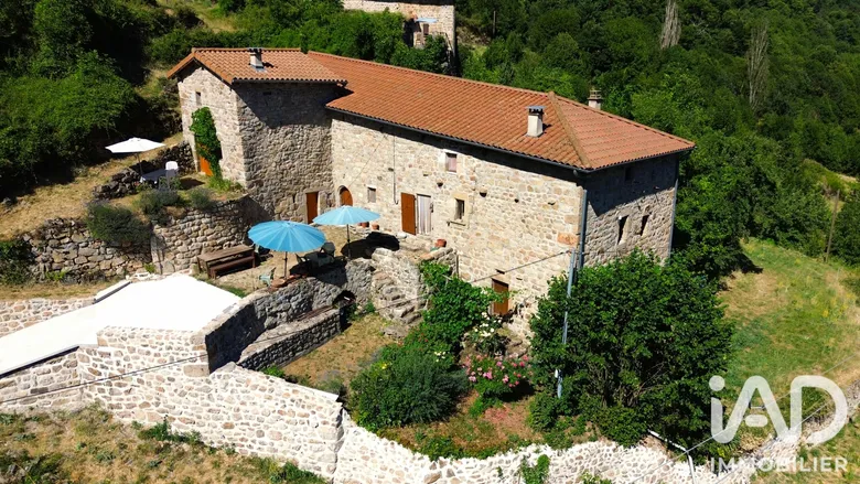 Maison 8 pièces 185 m² · à Dornas · 185 m² · 255 000 €