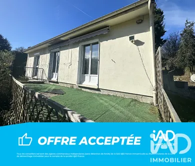Pavillon à Faÿ-lès-Nemours (77167)