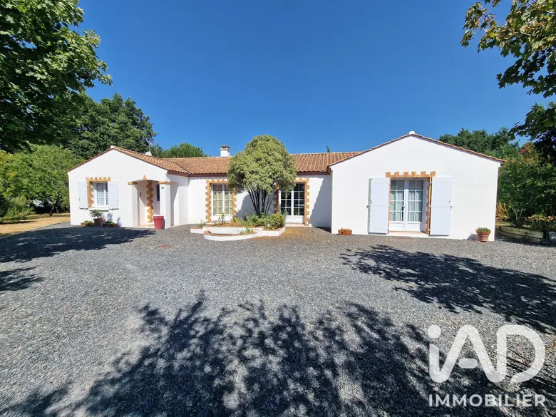 Maison 7 pièces 151 m² · à Saint-Julien-des-Landes · 151 m² · 385 000 €