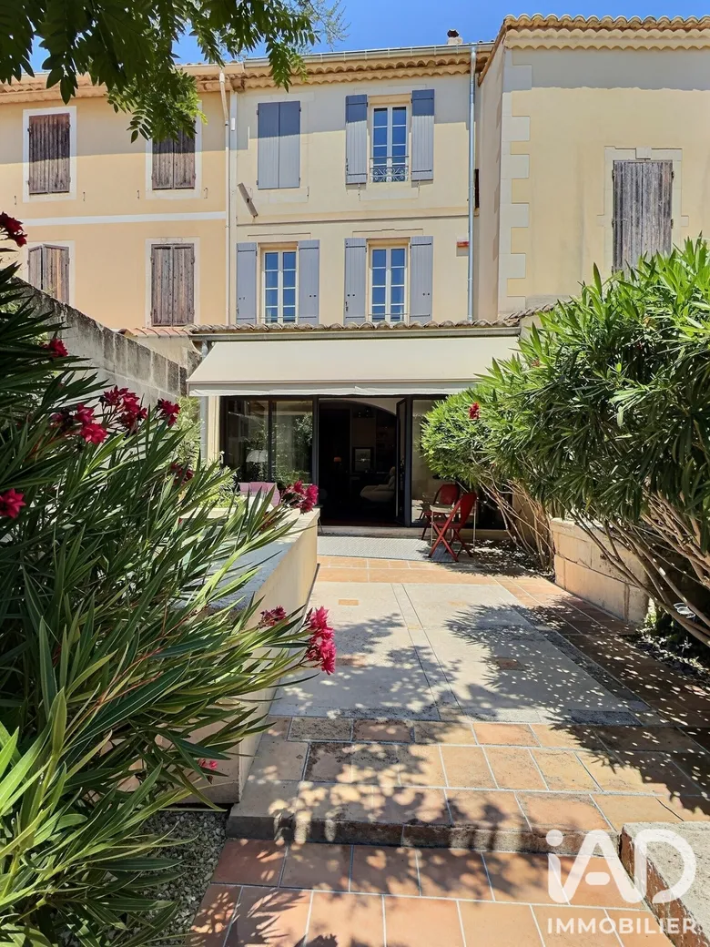 Maison 6 pièces 205 m² · à Mouriès · 205 m² · 920 000 €