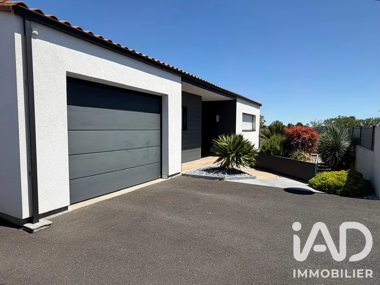 Maison 5 pièces 112 m² · à La Châtaigneraie · 112 m² · 330 000 €