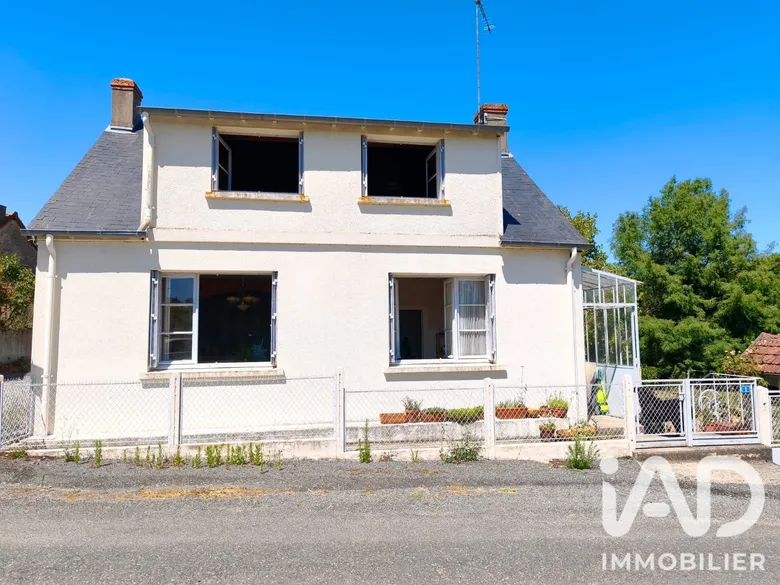 Maison 4 pièces 97 m² · à Cercy-la-Tour · 96,5 m² · 72 000 €