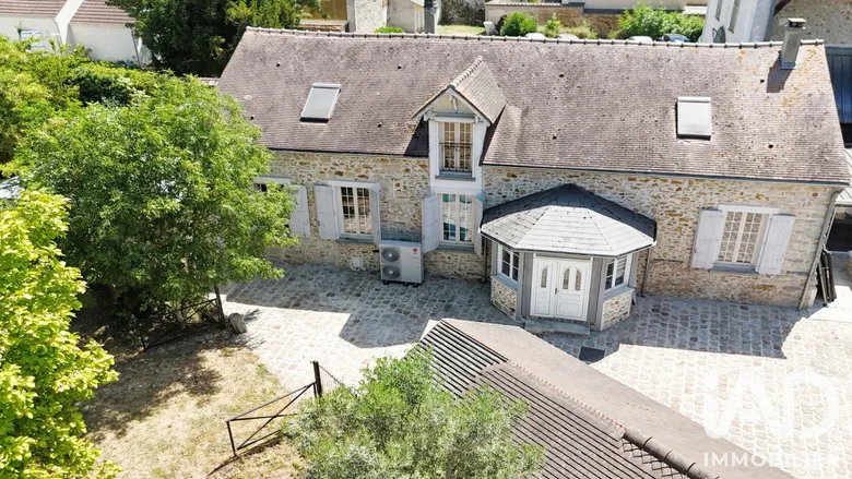 Maison 8 pièces 225 m² · à Guignes · 225 m² · 548 000 €