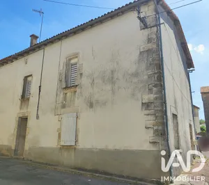 Maison à Saint-Laurent-de-Céris (16450)
